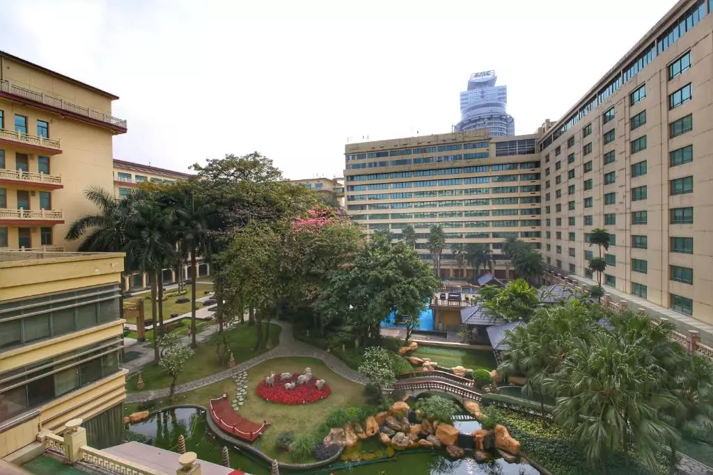 محوطه 2 هتل دانگ فانگ چین